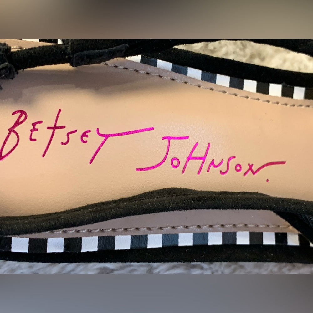 The Blue by Betsey Johnson Aurorra Black Mesh Slingback Flower Pumps 8 NEW** - Picture 7 of 10